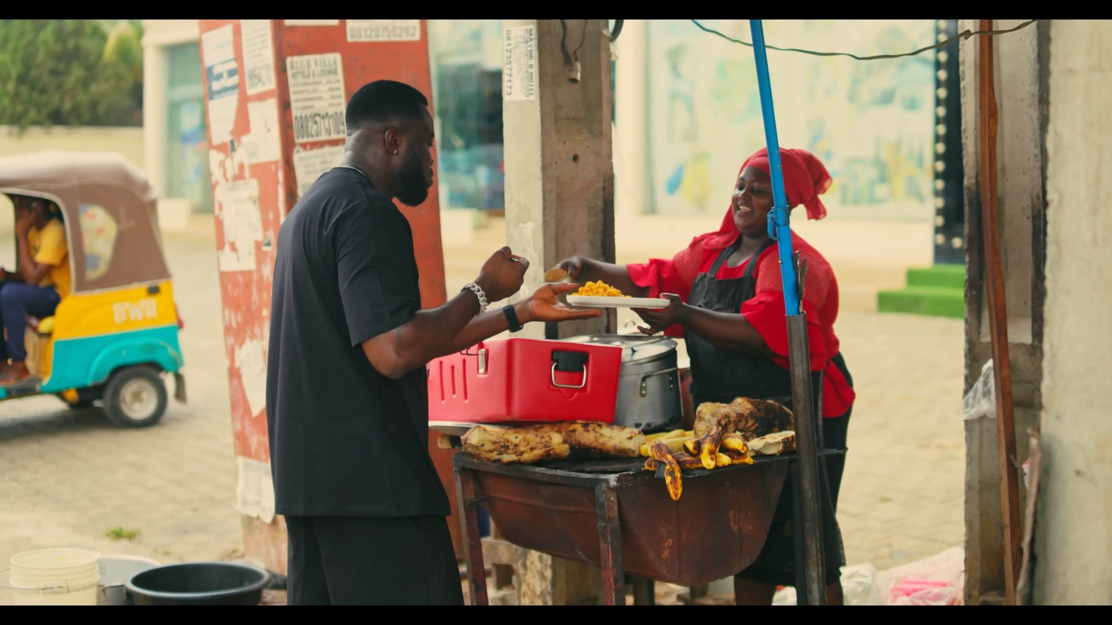OFFICIAL MUSIC VIDEO - FUFU GNG frame 4